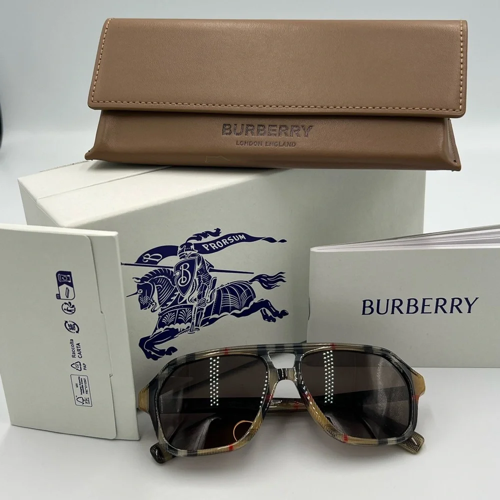 BRAND NEW / BURBERRY FOR KIDS.